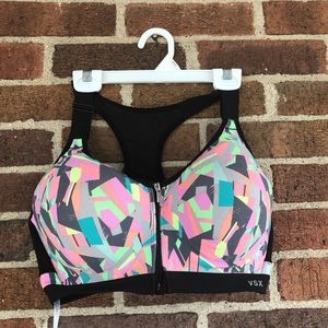 🌻Victoria’s Secret zip up sports bra